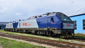 完全自主化八轴大功率货运电力机车